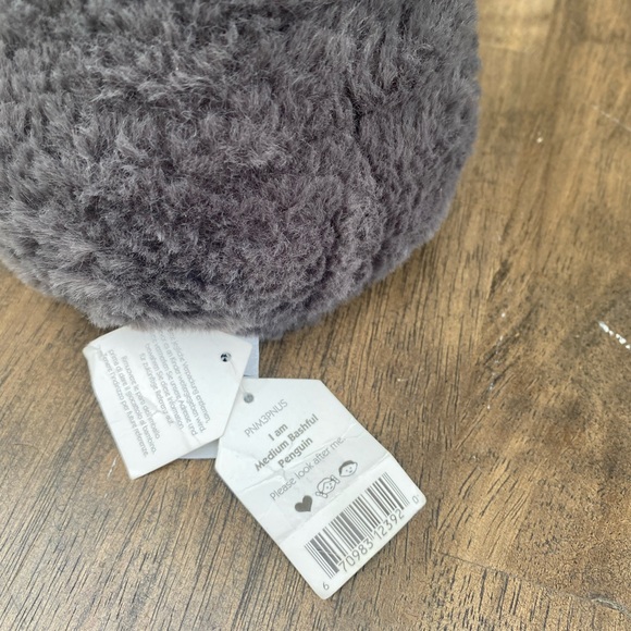 Jellycat medium Bashful Penguin. - Picture 3 of 7